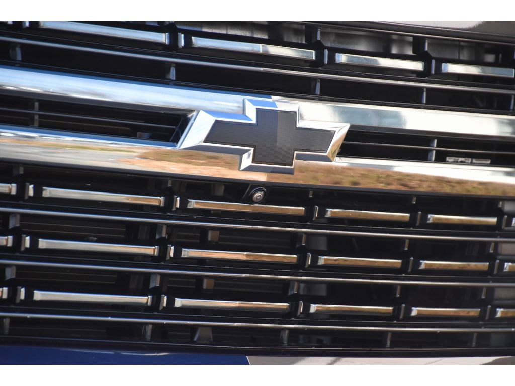 Used 2022 Chevrolet Suburban RST w/ Luxury Package image 11