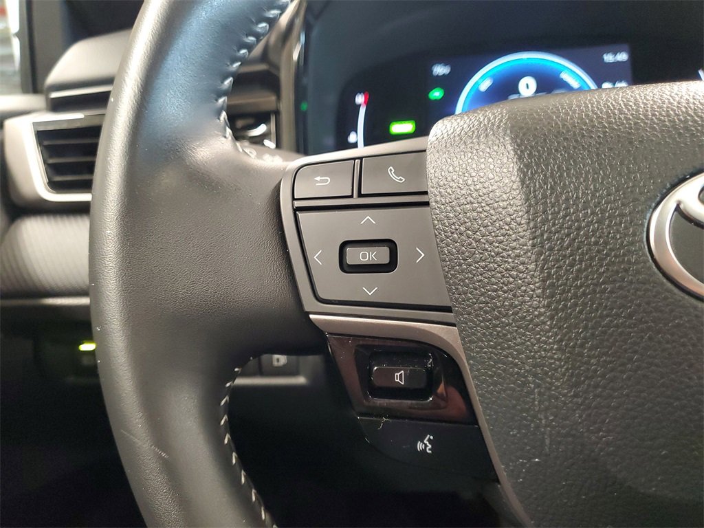 Used 2025 Toyota Camry SE w/ Convenience Package image 21