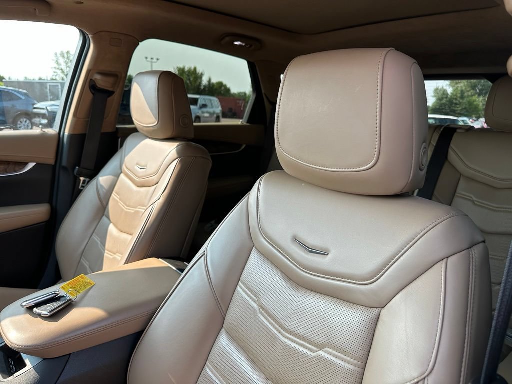 Used 2023 Cadillac XT5 Sportv w/ Platinum Package AWD/4WD image 13