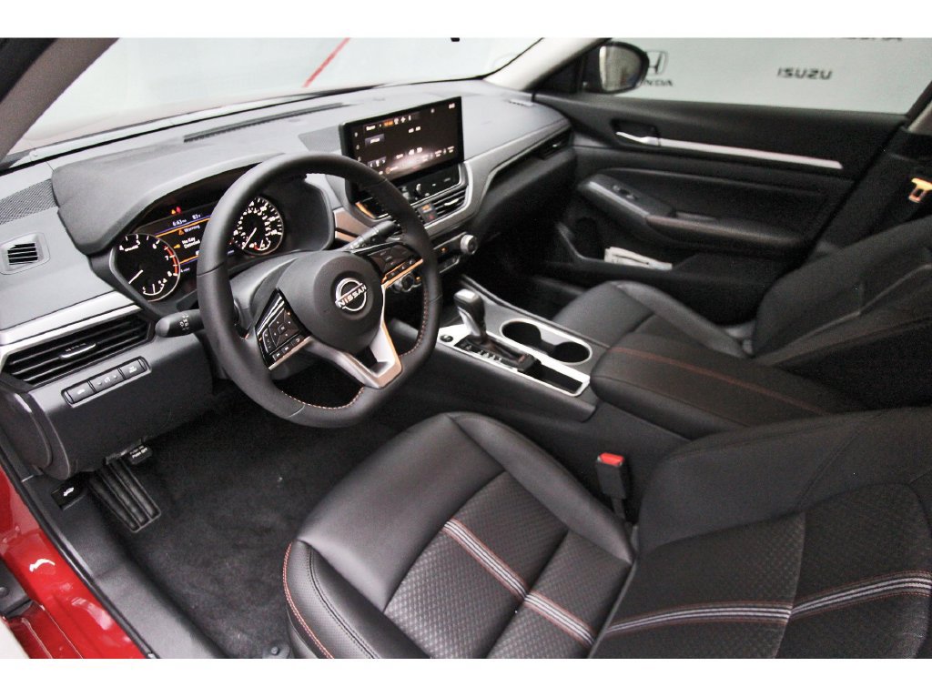 New 2026 Nissan Altima 2.5 SR FWD image 13