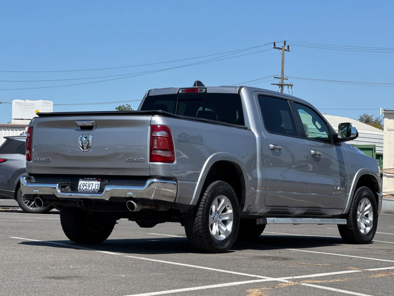 Used 2022 RAM 1500 Laramie w/ Off Road Group AWD/4WD image 2