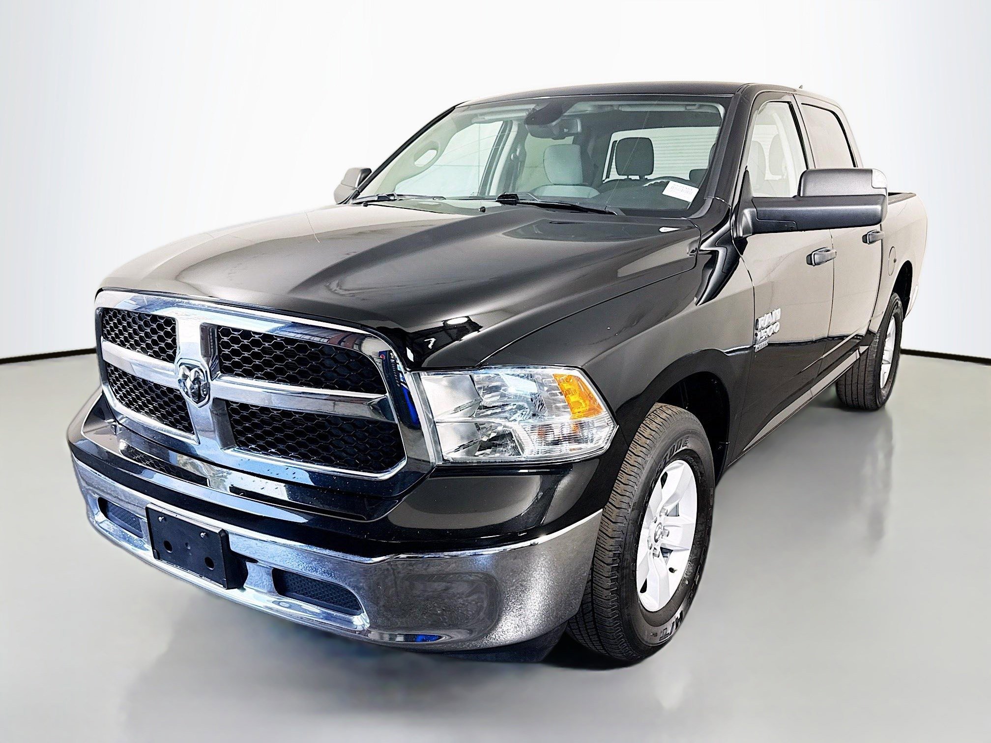 Used 2023 RAM 1500 Classic SLT w/ Trailer & Traction Group image 4
