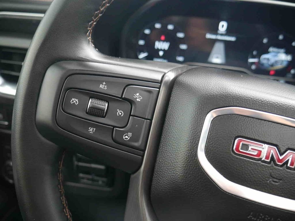 Used 2024 GMC Yukon XL AT4 w/ Technology Package AWD/4WD image 43