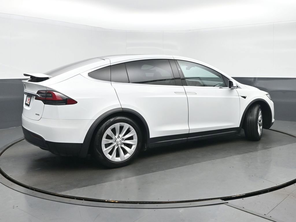 Used 2018 Tesla Model X 100D image 3