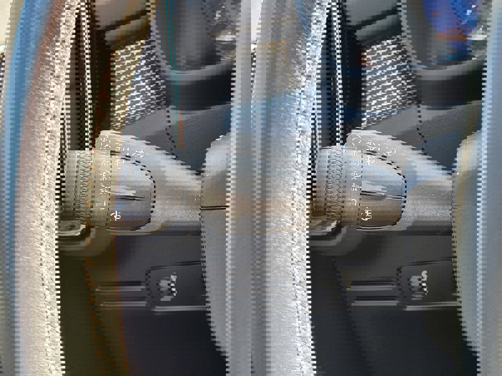 Used 2021 Volvo XC40 P8 Recharge image 22