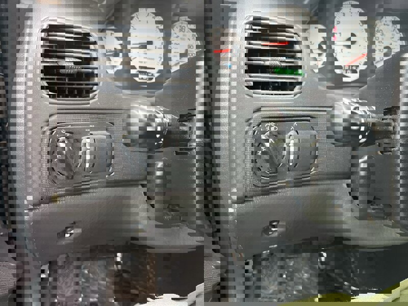 Used 2000 Dodge Intrepid image 44