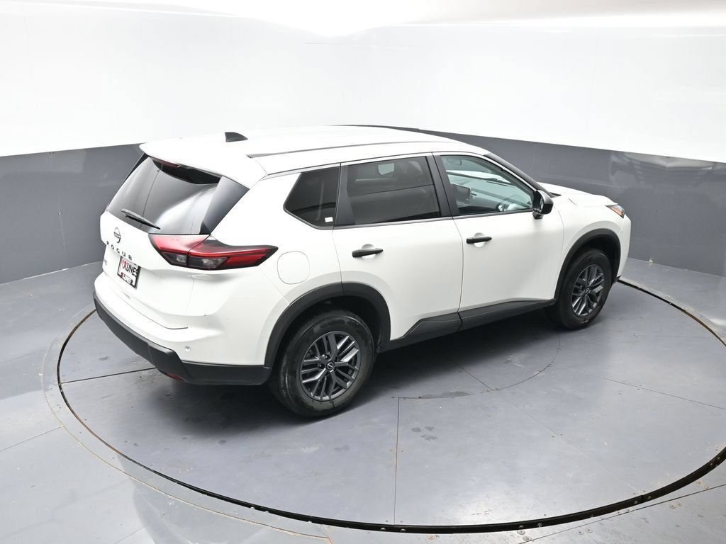 Used 2024 Nissan Rogue S FWD image 38