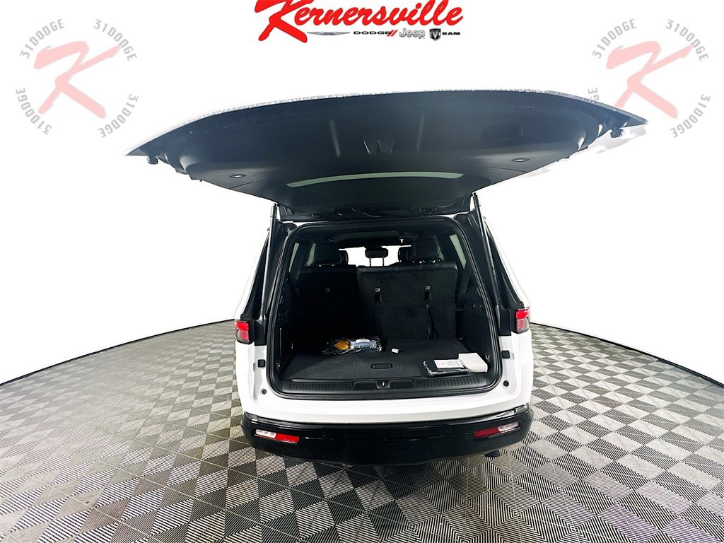 New 2025 Jeep Wagoneer Series II w/ Convenience Group I image 16