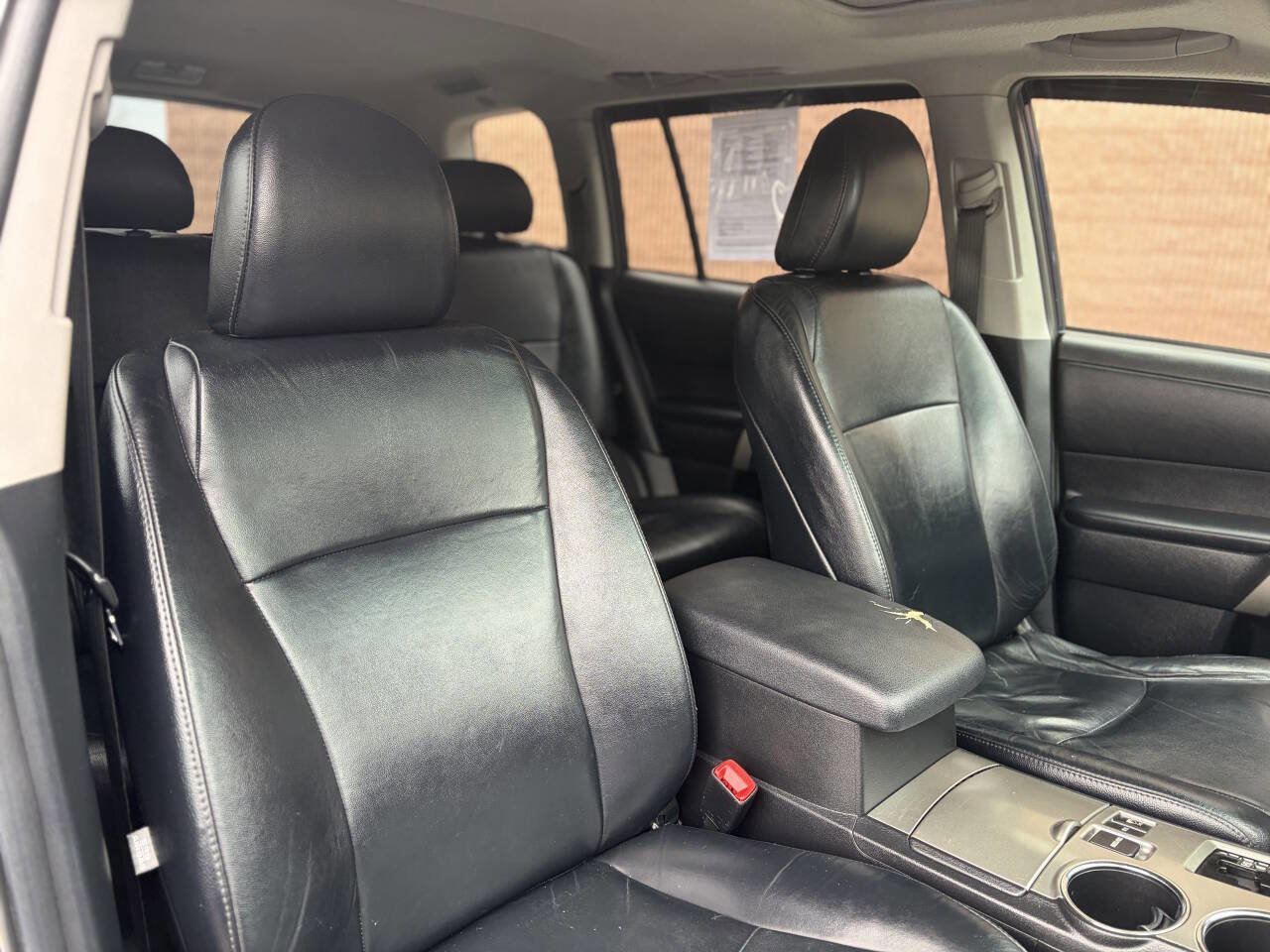 Used 2011 Toyota Highlander SE w/ Tow Pkg AWD/4WD image 14