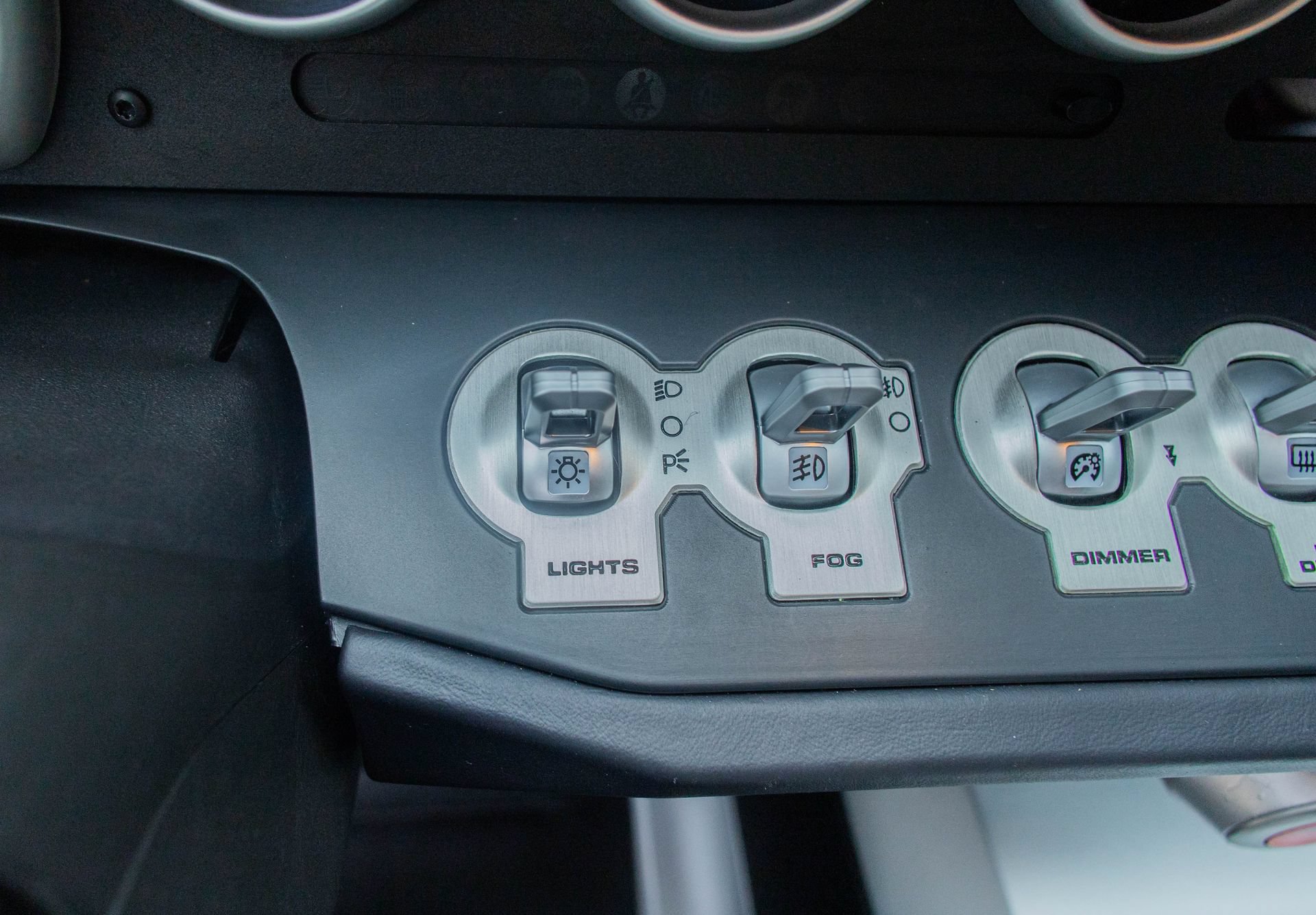 Used 2006 Ford GT RWD image 69