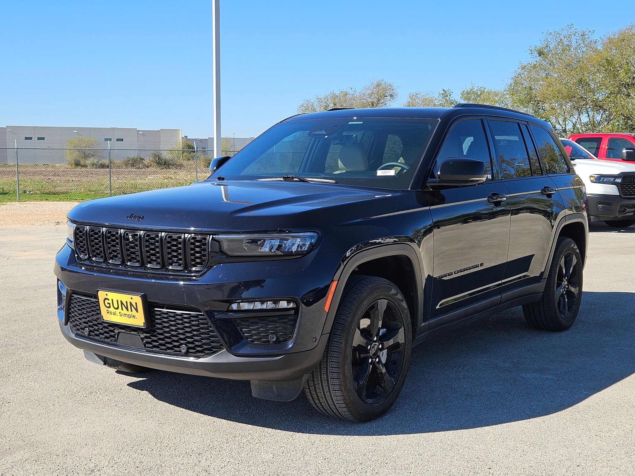Certified 2024 Jeep Grand Cherokee Limited w/ Luxury Tech Group II image 7