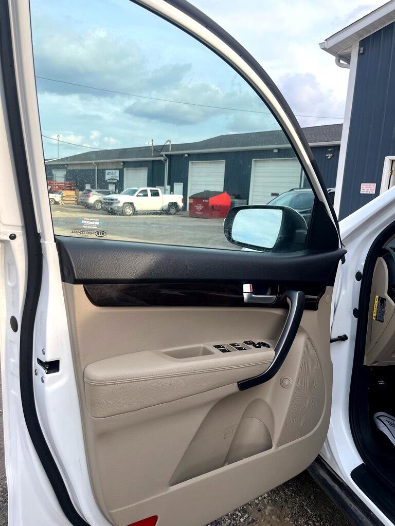 Used 2014 Kia Sorento LX image 9