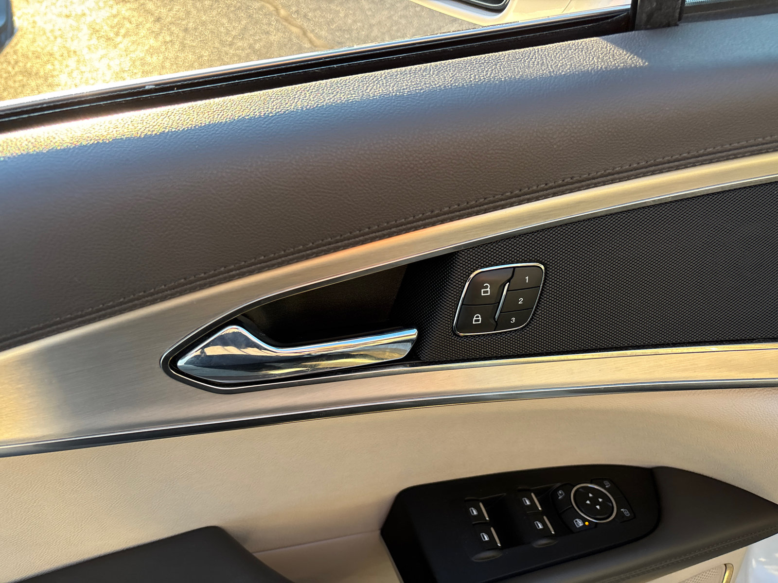 Certified 2019 Lincoln Nautilus Premier AWD/4WD image 12