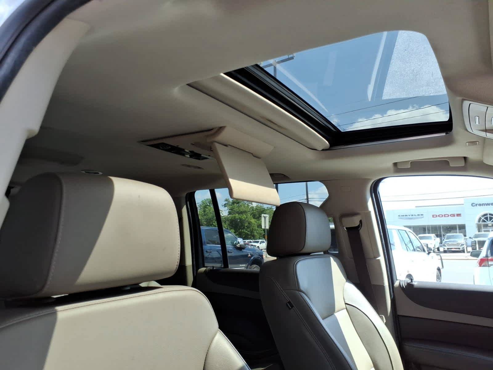 Used 2020 Chevrolet Suburban LT AWD/4WD image 5