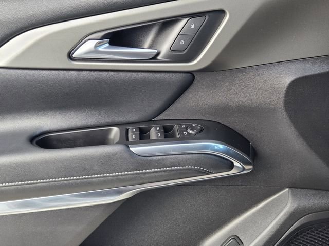 Used 2025 Chevrolet Traverse LT w/ Driver Confidence Package FWD image 23