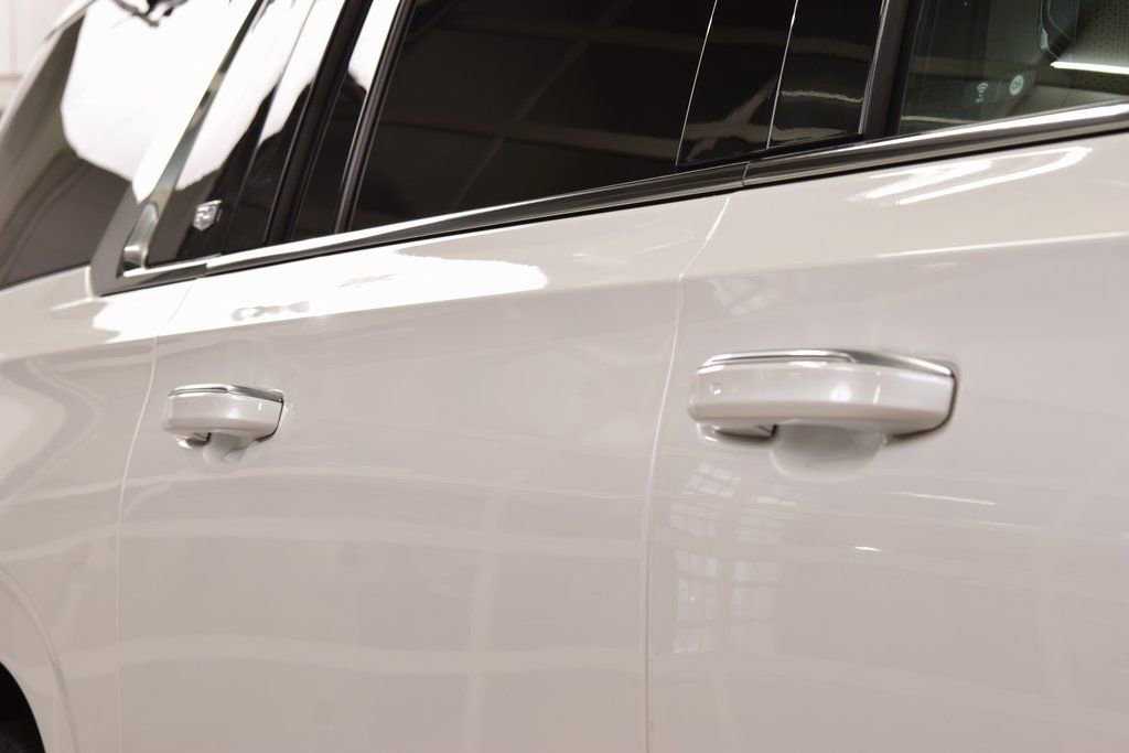 Used 2023 Cadillac Escalade ESV Premium Luxury Platinum w/ Heavy-Duty Trailer Package image 17