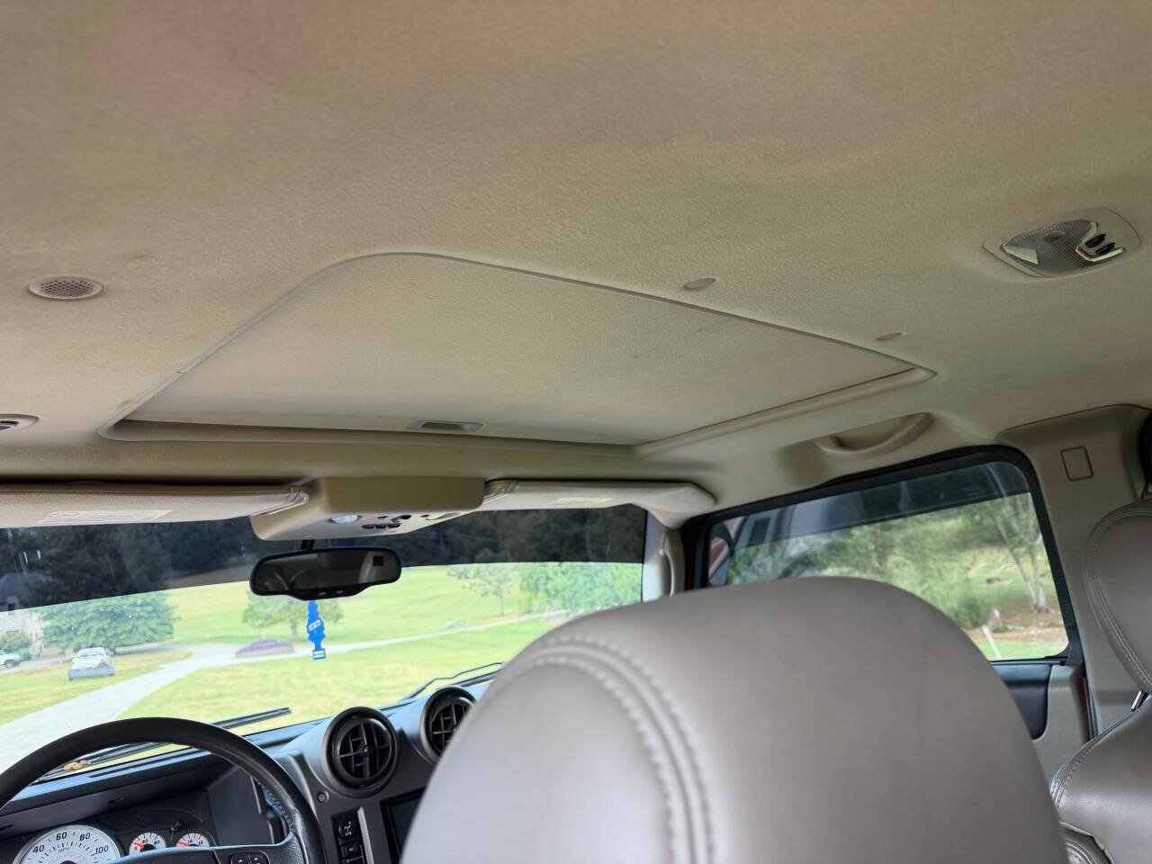 Used 2004 HUMMER H2 w/ Preferred Equipment Group AWD/4WD image 13