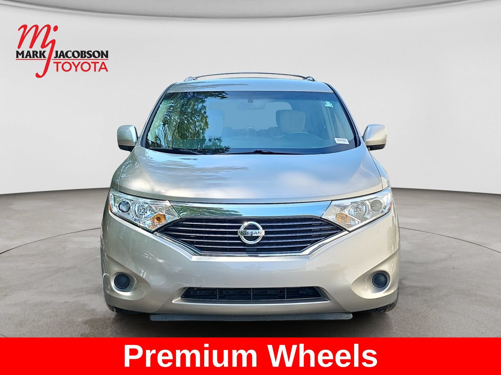 Used 2012 Nissan Quest S FWD image 2