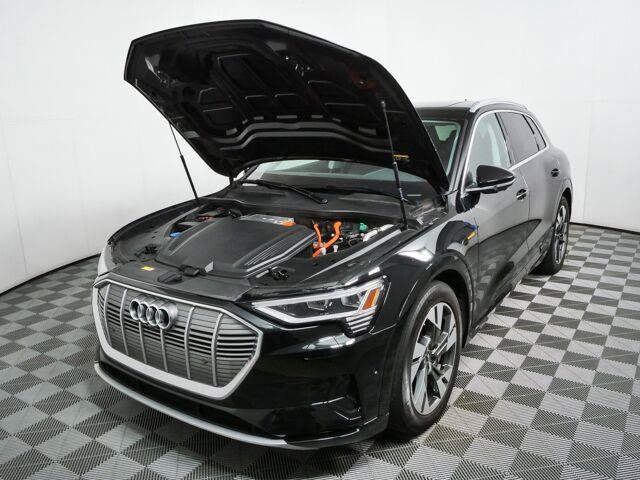 Used 2023 Audi e-tron Premium Plus w/ Premium Plus Package AWD/4WD image 34