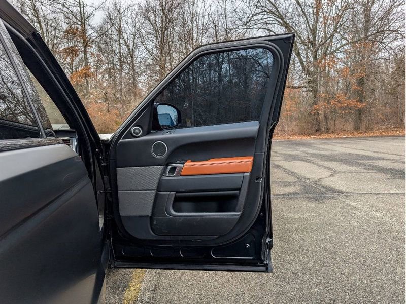 Used 2016 Land Rover Range Rover Sport Supercharged image 13