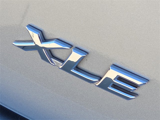 Used 2022 Toyota Camry XLE image 10