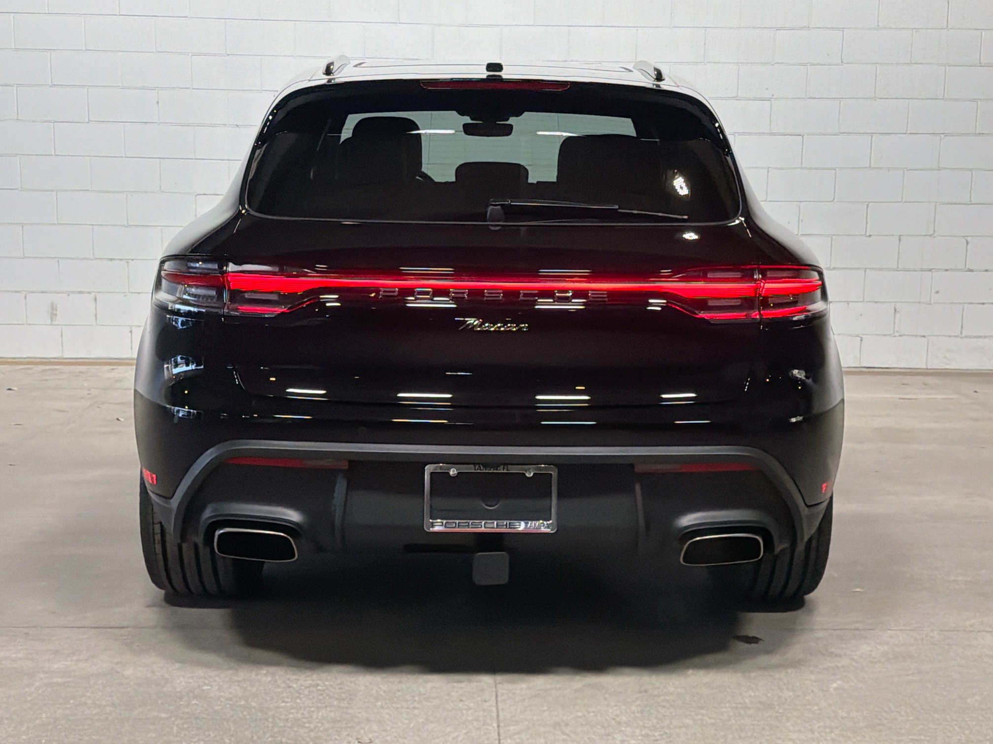Certified 2026 Porsche Macan image 8