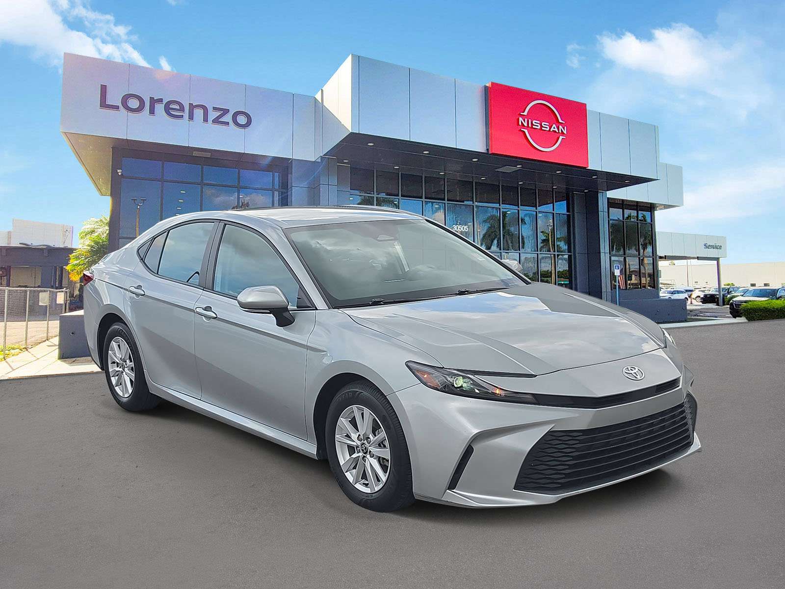 Used 2025 Toyota Camry LE FWD image 3