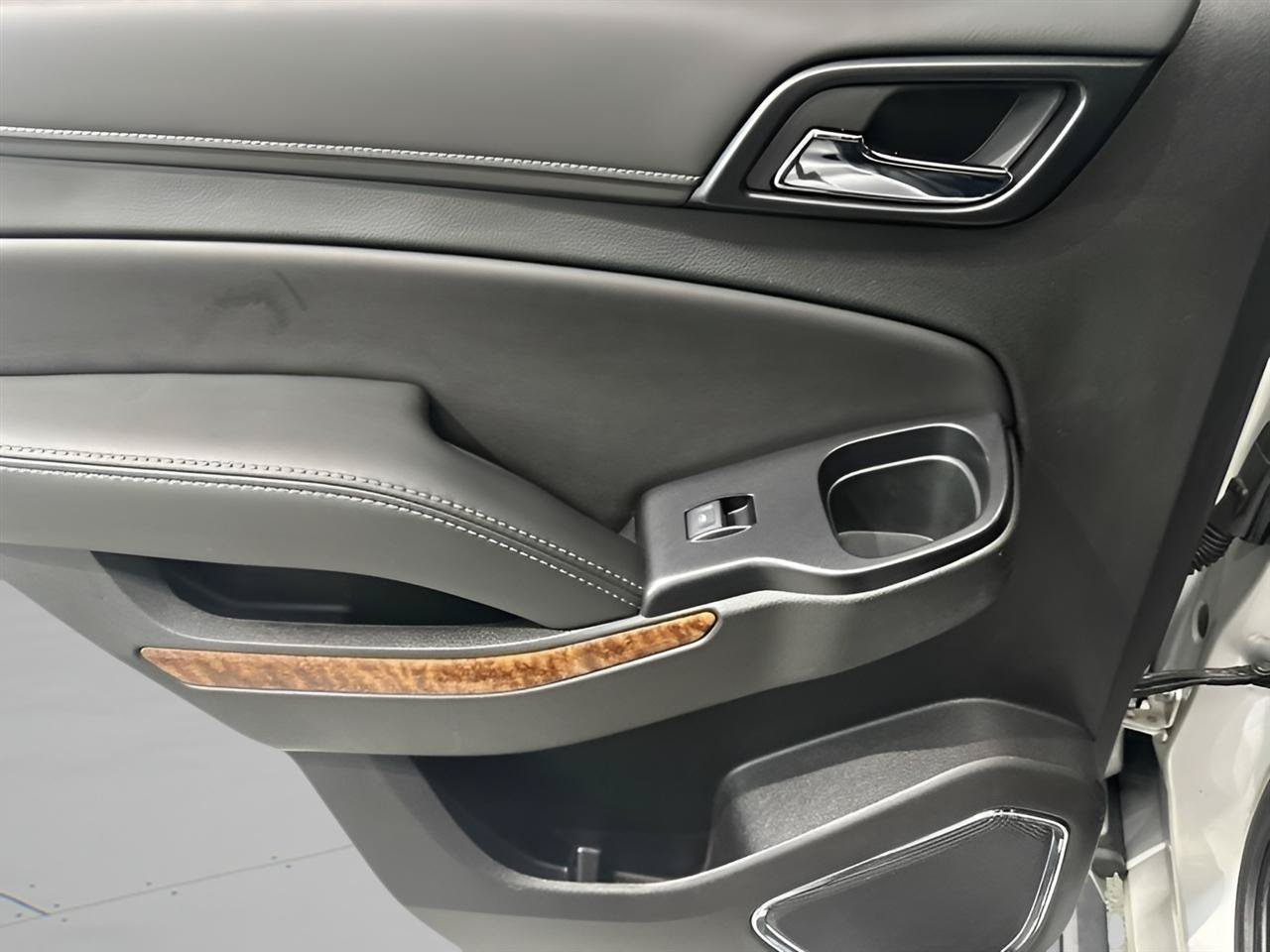 Used 2019 Chevrolet Tahoe Premier AWD/4WD image 12