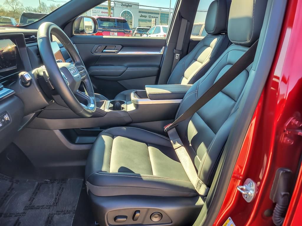 Used 2025 GMC Terrain Elevation w/ Elevation Premium Package image 9