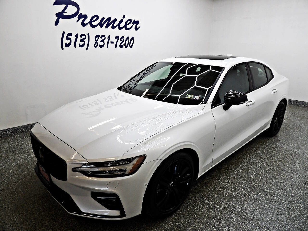 Used 2024 Volvo S60 B5 Plus image 1