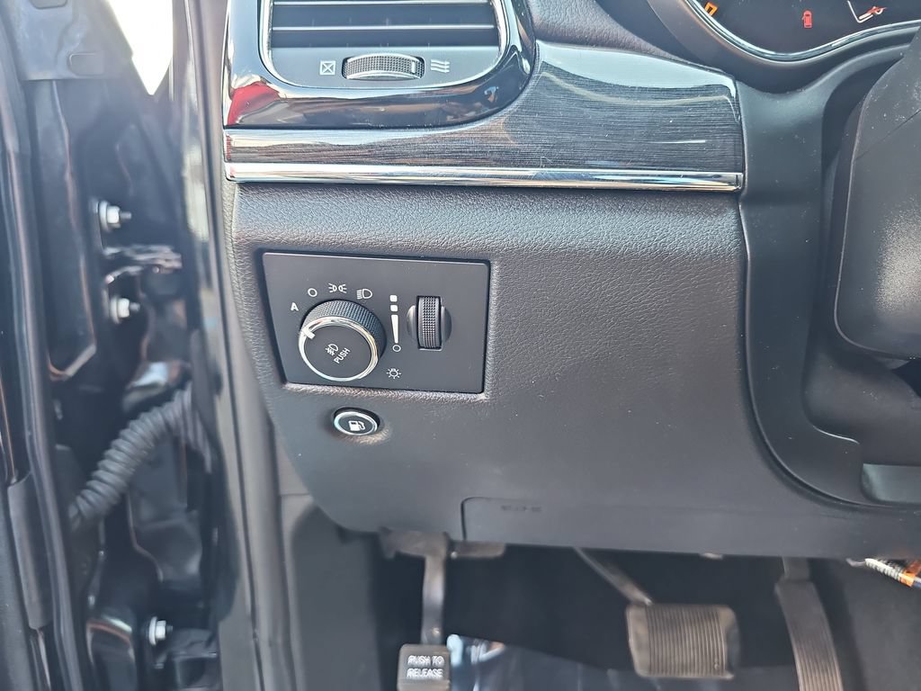 Used 2021 Jeep Grand Cherokee Trailhawk w/ Trailhawk Luxury Group AWD/4WD image 36