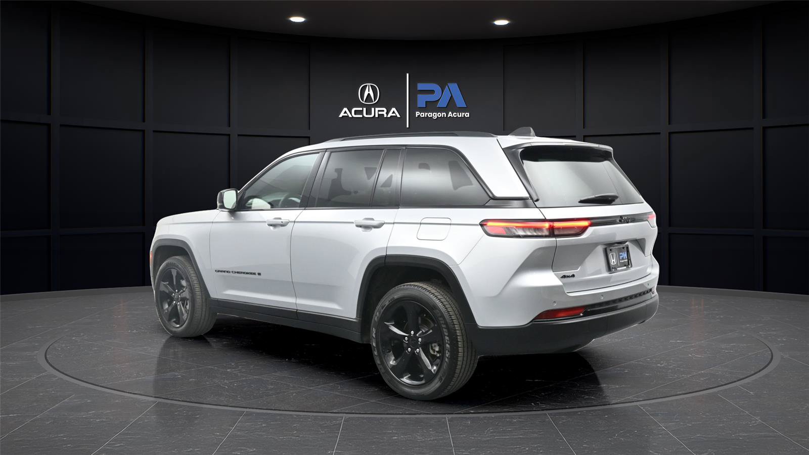 Used 2025 Jeep Grand Cherokee Altitude AWD/4WD image 24