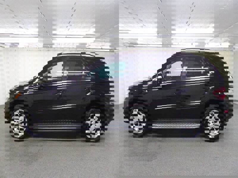 Used 2010 Mercedes-Benz ML 350 4MATIC image 3