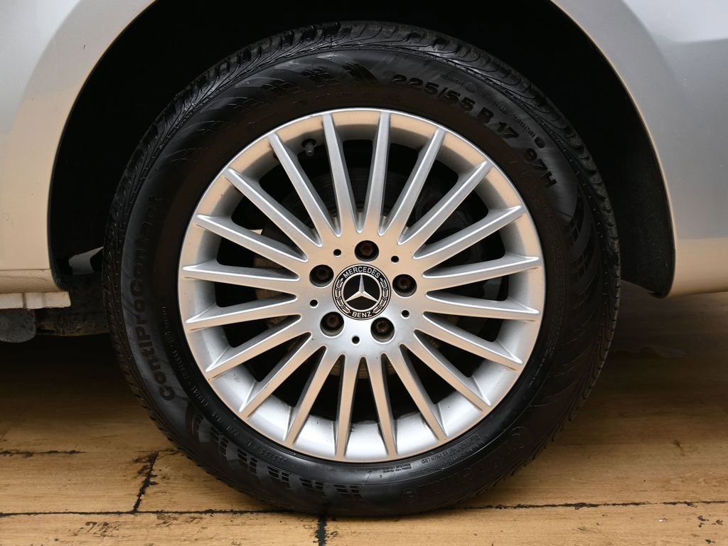 Used 2018 Mercedes-Benz Metris Passenger image 14