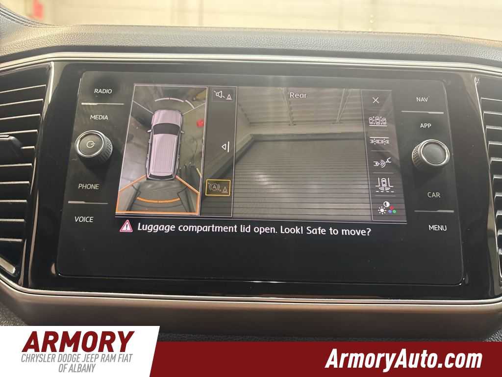 Used 2018 Volkswagen Atlas SEL Premium image 18