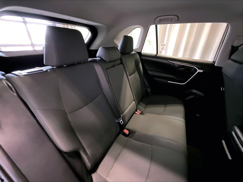 Certified 2021 Toyota RAV4 LE AWD/4WD image 16