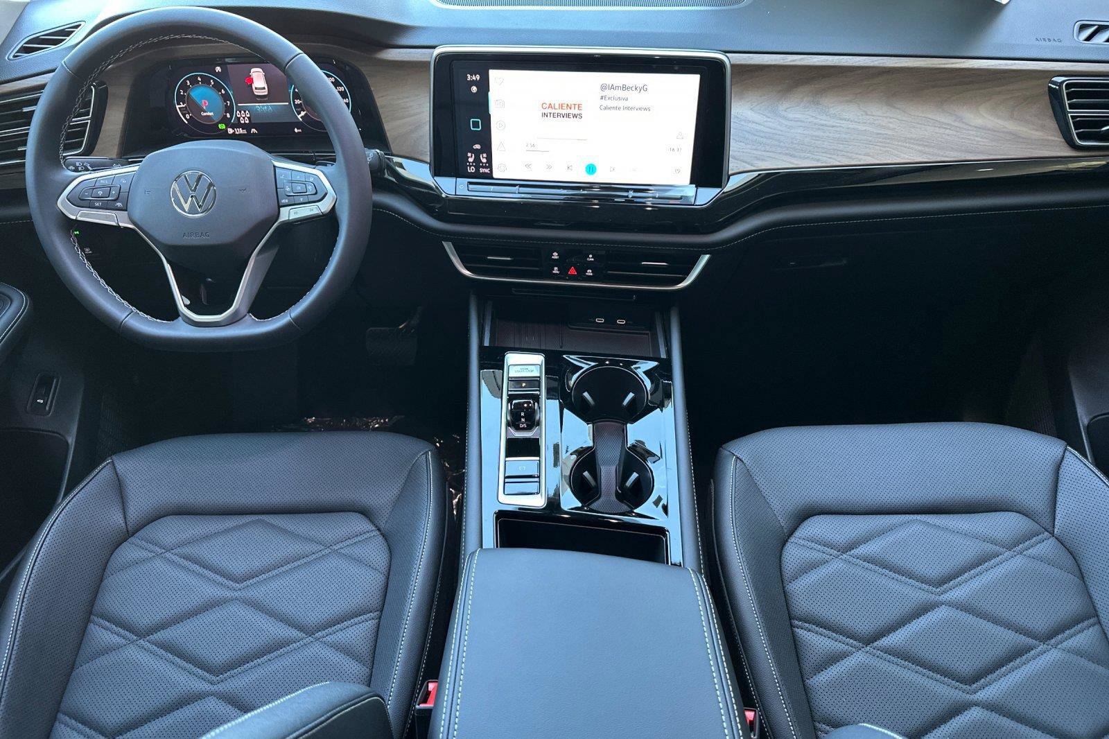 New 2026 Volkswagen Atlas SE FWD image 12