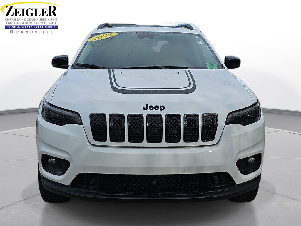 Certified 2022 Jeep Cherokee Latitude w/ Sun & Sound Group AWD/4WD image 2