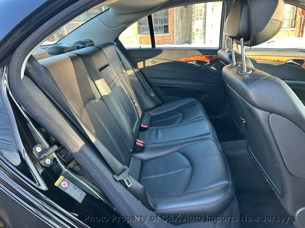 Used 2006 Mercedes-Benz E 320 CDI Sedan image 33