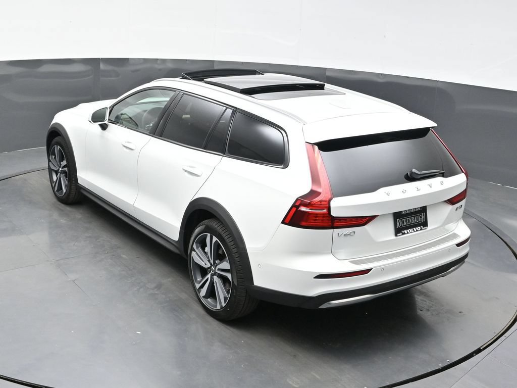New 2026 Volvo V60 B5 Cross Country Plus w/ Protection Package Premier AWD/4WD image 32