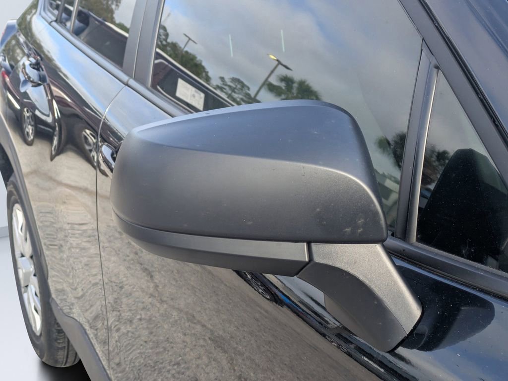 Used 2025 Toyota Corolla Cross L image 10