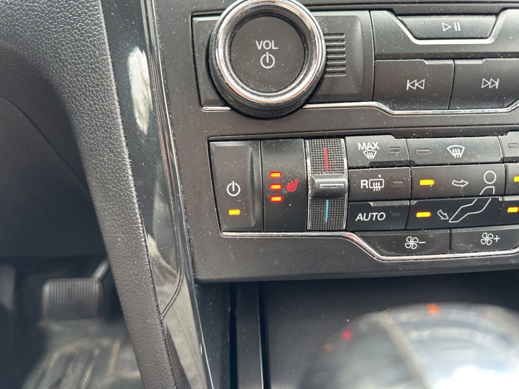 Used 2019 Ford Explorer XLT w/ Equipment Group 202A AWD/4WD image 7