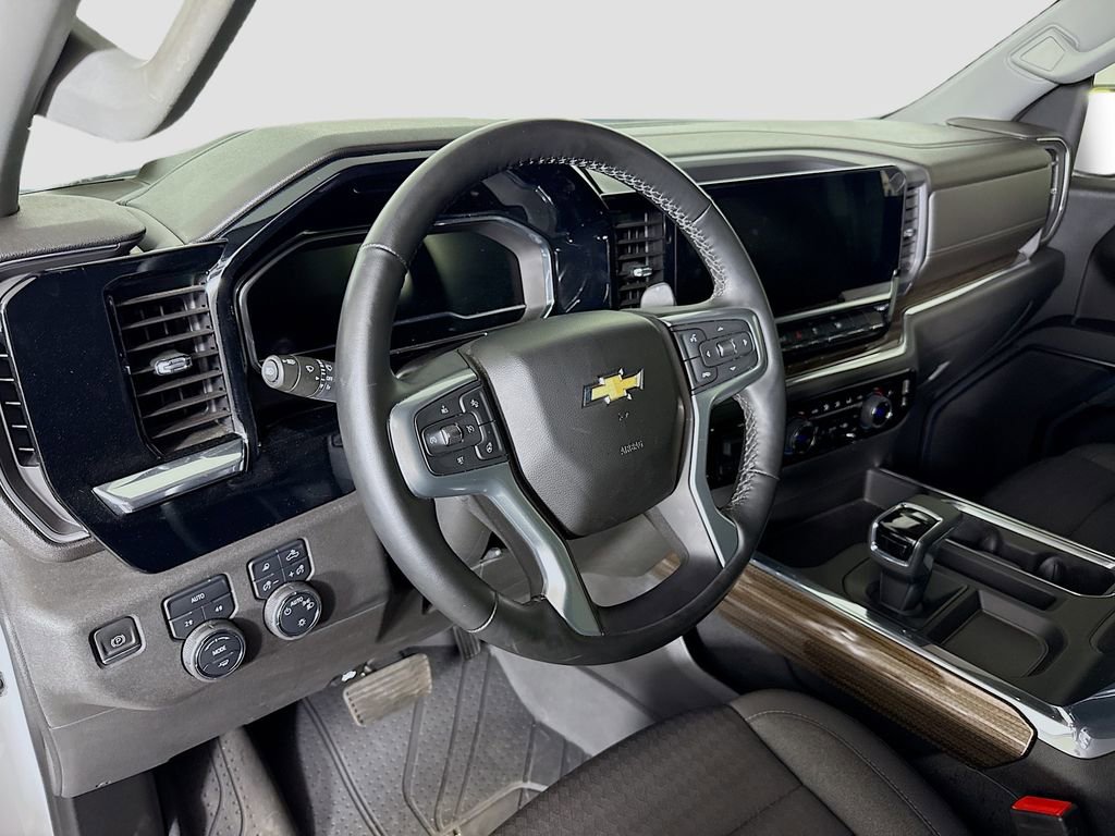 Used 2023 Chevrolet Silverado 1500 LT w/ All Star Edition Plus AWD/4WD image 9