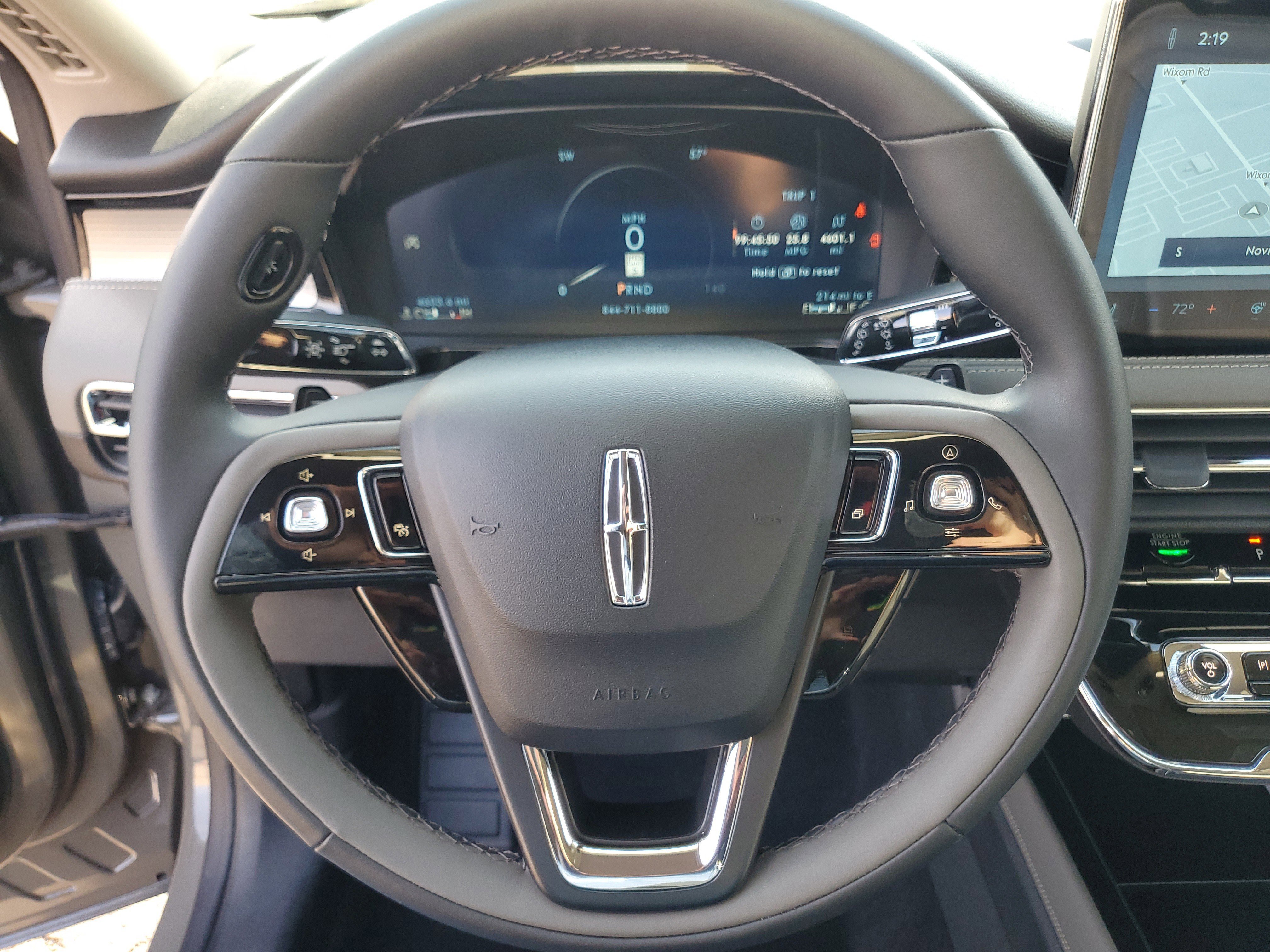 Certified 2025 Lincoln Corsair AWD w/ Equipment Group 101A image 14