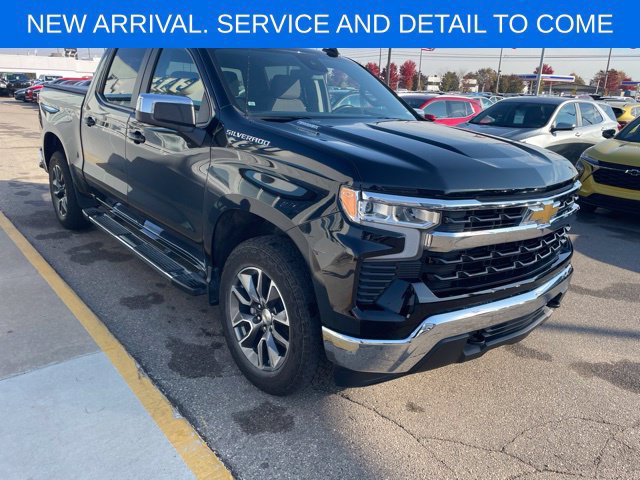 Used 2025 Chevrolet Silverado 1500 LT AWD/4WD image 4