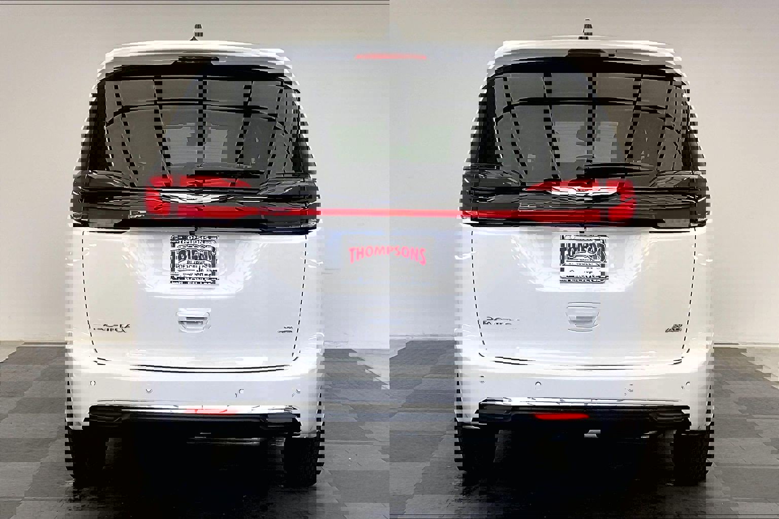 New 2026 Chrysler Pacifica Select image 3