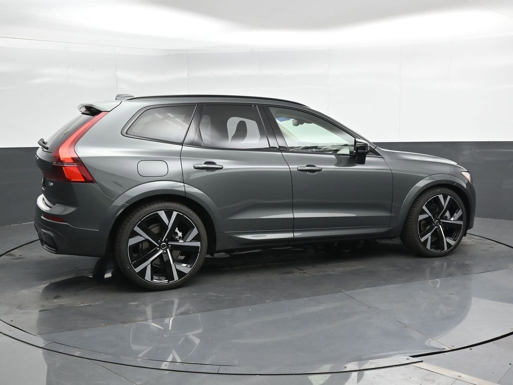 New 2026 Volvo XC60 T8 Ultra image 2