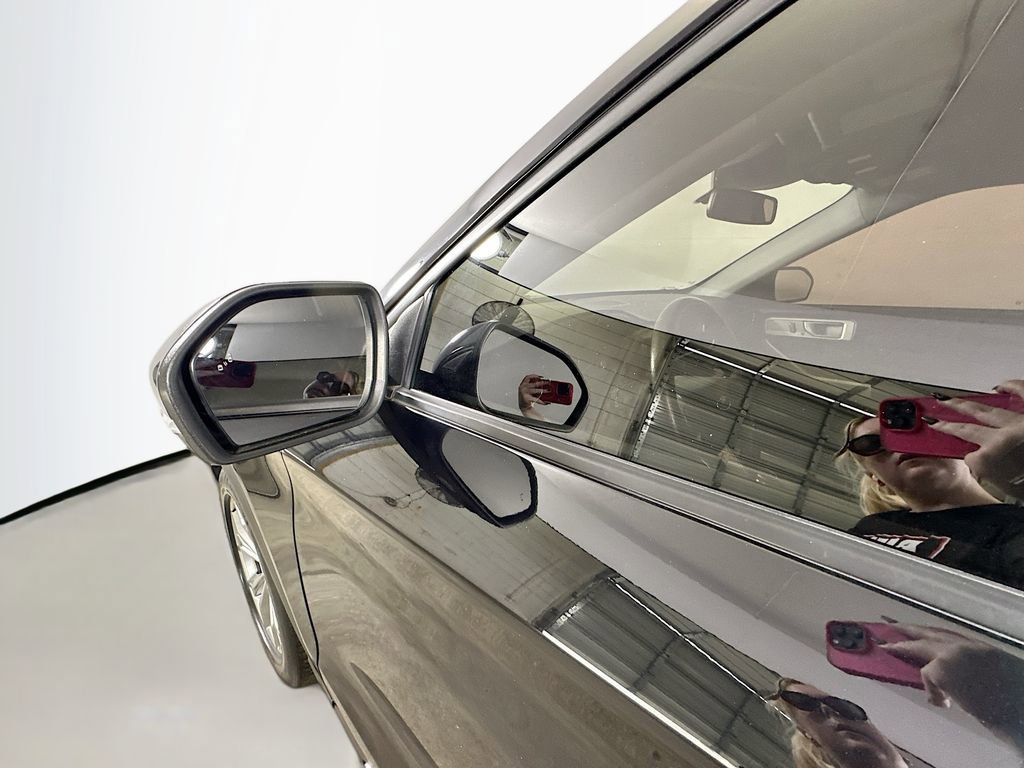 Used 2021 Ford Explorer Limited w/ Equipment Group 301A image 40