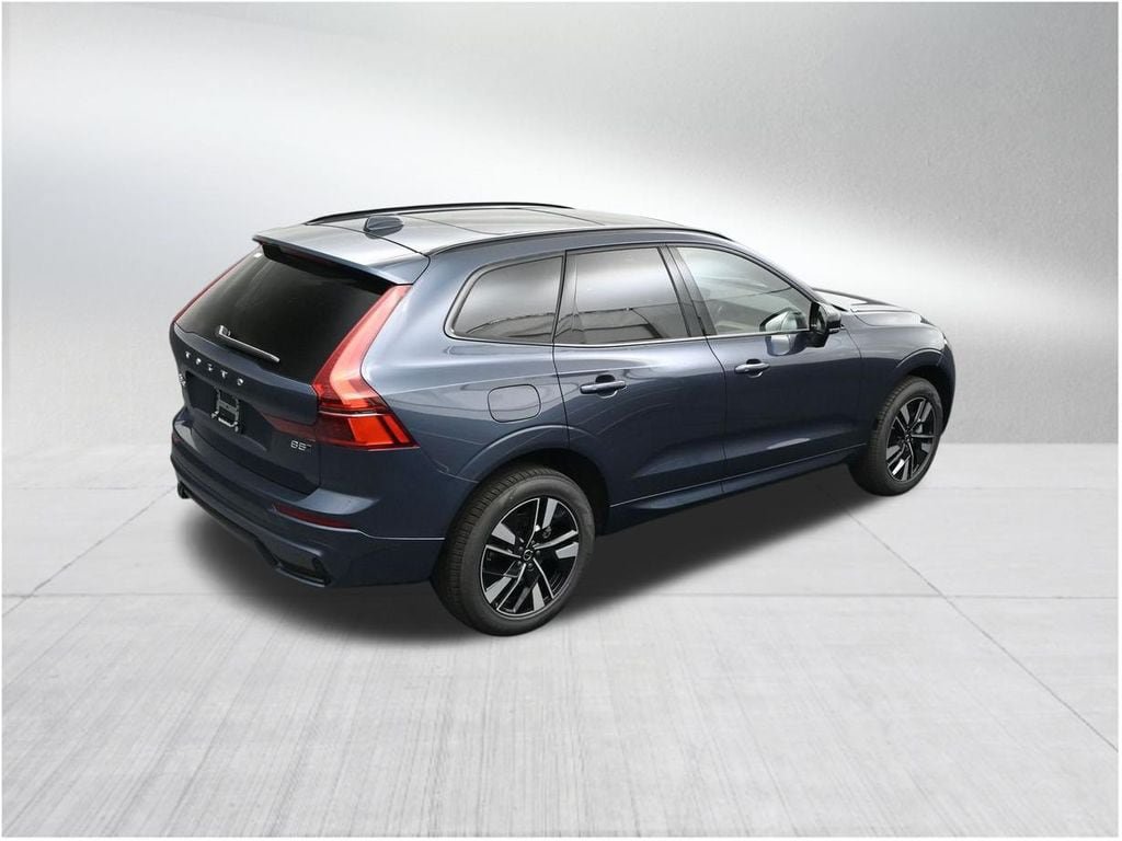 New 2026 Volvo XC60 B5 Plus AWD/4WD image 17