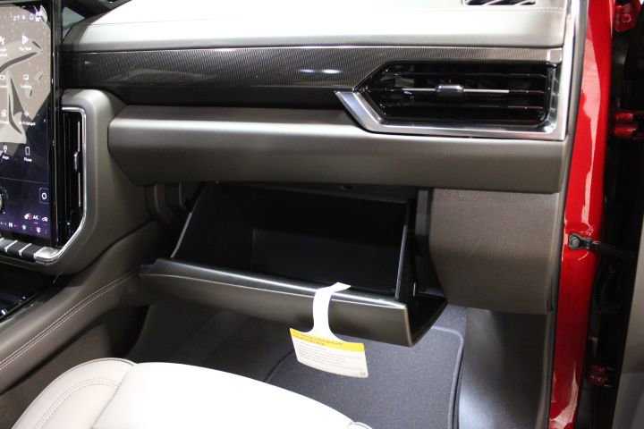 New 2026 GMC Yukon XL Elevation w/ Elevation Premium Package image 29